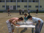 2009/08/09・第2回アミューズ工房運動会・粉飴探し・01